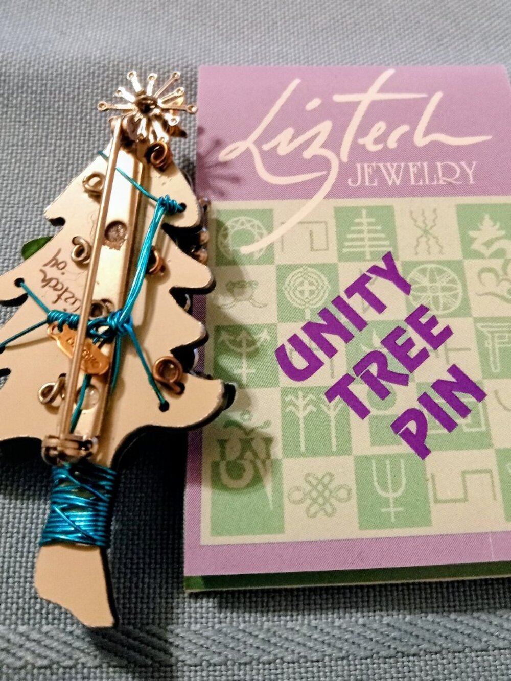 Liztech Unity Tree pin - Picture 2 of 2
